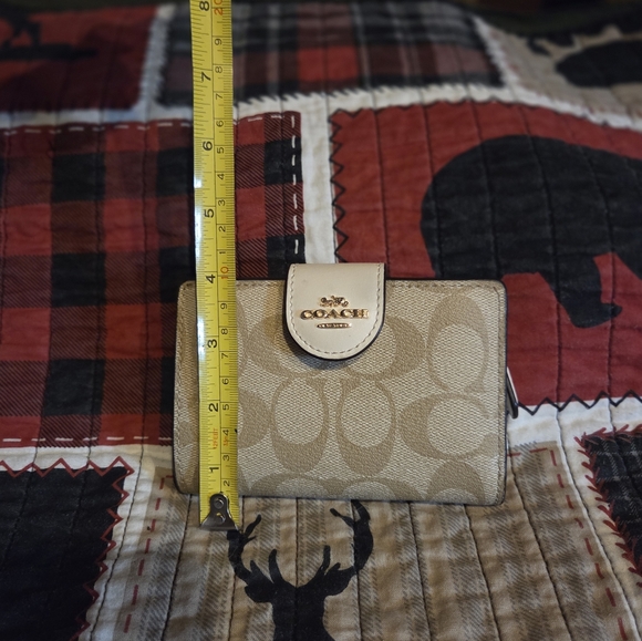 Coach Tan and Cream Wallet - Picture 3 of 6